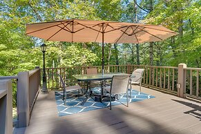 North Carolina Cabin w/ Deck, Bar & Pool Table!