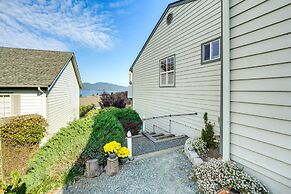 Coastal Haven w/ Hot Tub & San Juan Island Views