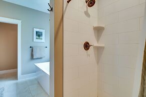 Flippin Home w/ Deck & Grill: Steps to White River