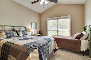 Flippin Home w/ Deck & Grill: Steps to White River