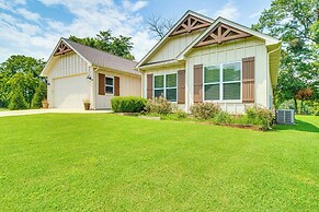 Flippin Home w/ Deck & Grill: Steps to White River