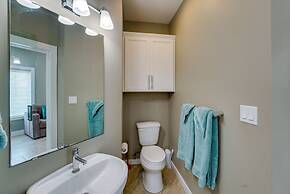 Bright, Modern Corpus Christi Condo: 2 Mi to Beach