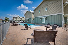 Bright, Modern Corpus Christi Condo: 2 Mi to Beach