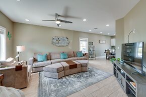 Bright, Modern Corpus Christi Condo: 2 Mi to Beach