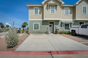 Bright, Modern Corpus Christi Condo: 2 Mi to Beach