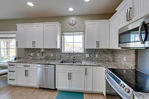 Bright, Modern Corpus Christi Condo: 2 Mi to Beach