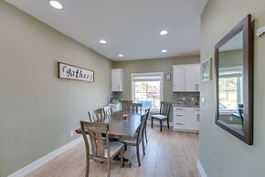 Bright, Modern Corpus Christi Condo: 2 Mi to Beach