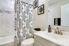 Updated Home - Walk to Salisbury University!