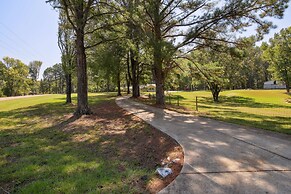 Natures Care: Home w/ Pond, 16 Mi to Memphis!
