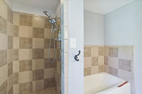 Natures Care: Home w/ Pond, 16 Mi to Memphis!