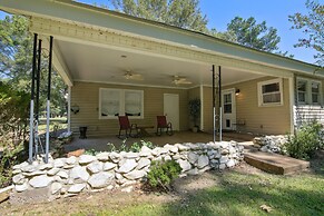 Natures Care: Home w/ Pond, 16 Mi to Memphis!