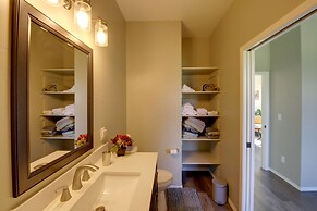 Pet-friendly Stevensville Home w/ Mountain Views!