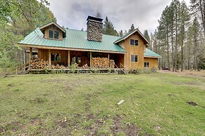 Pet-friendly House w/ Deck: Near Crater Lake!