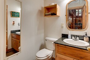 Pet-friendly House w/ Deck: Near Crater Lake!