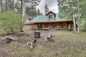 Pet-friendly House w/ Deck: Near Crater Lake!