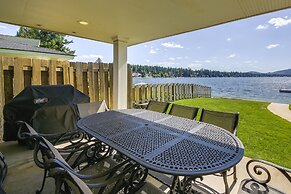 Waterfront Newport Home w/ Private Boat Dock!