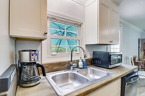 Cozy Virginia Escape w/ Deck, Grill & Fire Pit!