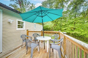 Cozy Virginia Escape w/ Deck, Grill & Fire Pit!