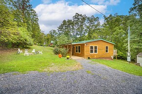 Cozy Virginia Escape w/ Deck, Grill & Fire Pit!
