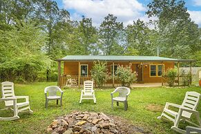 Cozy Virginia Escape w/ Deck, Grill & Fire Pit!