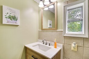 Cozy Virginia Escape w/ Deck, Grill & Fire Pit!