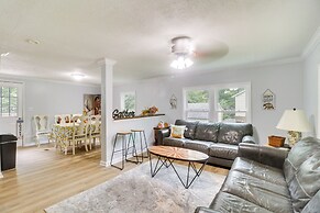 Cozy Virginia Escape w/ Deck, Grill & Fire Pit!