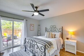 Charming Granbury Cottage Retreat w/ Private Patio