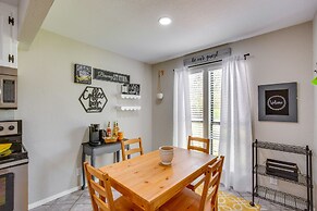 Charming Granbury Cottage Retreat w/ Private Patio