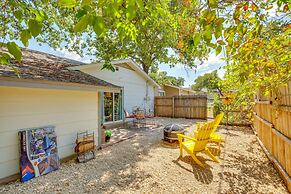 Charming Granbury Cottage Retreat w/ Private Patio