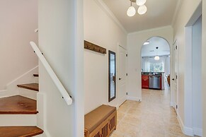 Charming Navarre Townhome: 5 Mi to Beach!