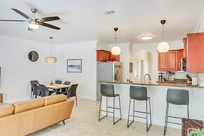Charming Navarre Townhome: 5 Mi to Beach!