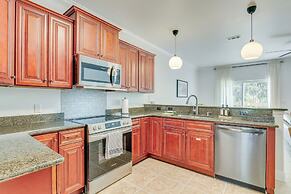 Charming Navarre Townhome: 5 Mi to Beach!