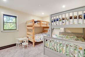 Community Beach Access: Modern Poconos Cabin!