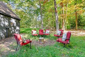 Community Beach Access: Modern Poconos Cabin!