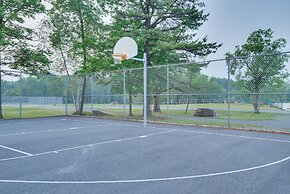 Community Beach Access: Modern Poconos Cabin!