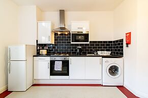 Impeccable 2-bed Apartment in Gateshead