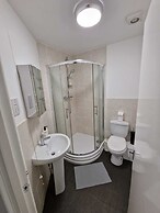 Impeccable 2-bed Apartment in Gateshead