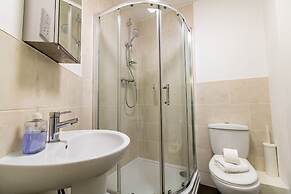 Impeccable 2-bed Apartment in Gateshead