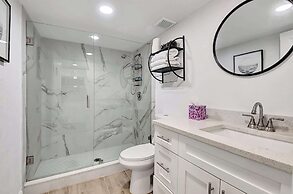 Cozy Cottage 5 Min to Beach Perfect for Couples