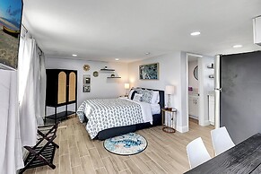 Cozy Cottage 5 Min to Beach Perfect for Couples