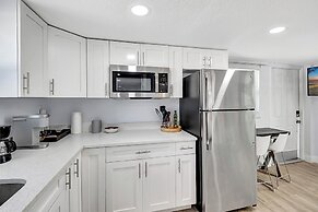 Cozy Cottage 5 Min to Beach Perfect for Couples