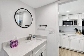 Cozy Cottage 5 Min to Beach Perfect for Couples