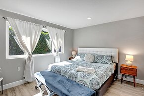 Fully Updated Home Sleeps 8 5 Min to the Beach!