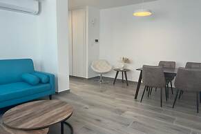 Phaedrus Living Coral Suites Ambiance