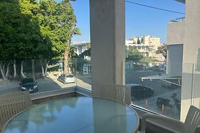 Phaedrus Living Coral Suites Ambiance