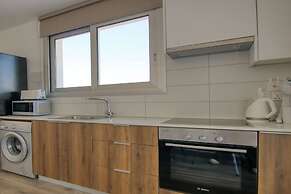 Phaedrus Living Coral Suites Ambiance