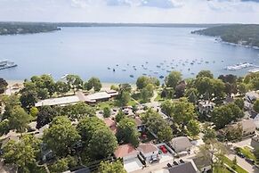 Chic Lake Geneva Apartment in Desirable Location!