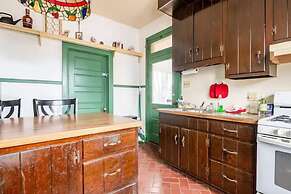 Cozy Cape Cod Bungalow