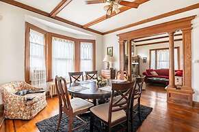 Cozy Cape Cod Bungalow