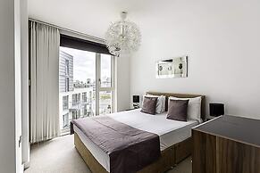 Central London Haven: Steps From Shoreditch Station